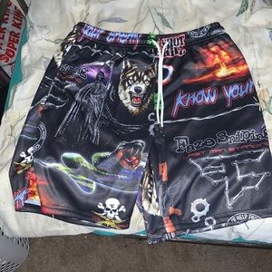 “Trust no one” FaZe bunker collection shorts